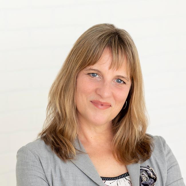 Photo of Jennifer Daugherty